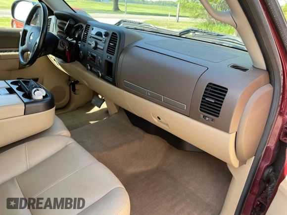 2013 Chevrolet Silverado 1500 LT with VIN 3GCPKSE77DG105677, listed as a Copart auction lot 56706005 with 152,677 mi miles and Clean Title. Bid and sale history available at DreamBid. Image 9.