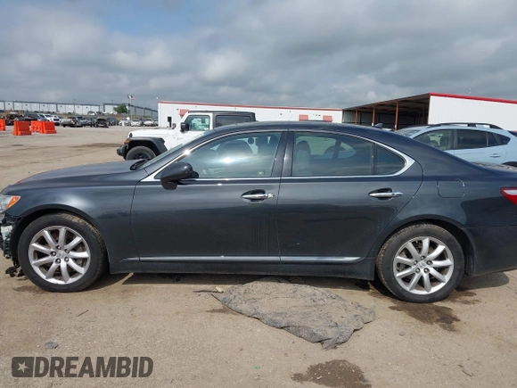 2009 Lexus LS 460 с VIN JTHCL46F095001574, выставлен на аукционе IAAI как лот 42115283 с пробегом 123 944 миль миль и . История ставок и продаж доступна на DreamBid. Изображение 14.