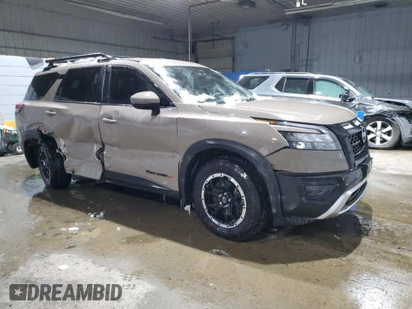 2023 Nissan Pathfinder SV z VIN 5N1DR3BD8PC212514, wystawiony jako Copart lot #44709455 z przebiegiem 49 497 mil mil oraz Szkoda całkowita • Salvage title. Historia ofert i sprzedaży dostępna na DreamBid. Obrazek 4.