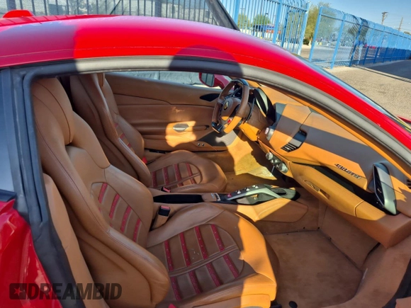 2016 Ferrari 488 z VIN ZFF79ALA5G0214993, wystawiony jako Copart lot #58869925 z przebiegiem 25 520 mil mil oraz Tytuł czysty. Historia ofert i sprzedaży dostępna na DreamBid. Obrazek 5.