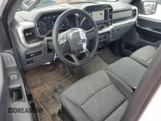 2021 Ford F-150 XL z VIN 1FTMF1C56MKE99832, wystawiony jako Copart lot #58199975 z przebiegiem 86 532 mil mil oraz Szkoda całkowita • Salvage title. Historia ofert i sprzedaży dostępna na DreamBid. Obrazek 8.