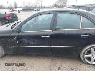 2008 Mercedes-Benz E 350 Luxury z VIN WDBUF87X68B340575, wystawiony jako IAAI lot #41682910 z przebiegiem 117 665 mil mil oraz . Historia ofert i sprzedaży dostępna na DreamBid. Obrazek 14.