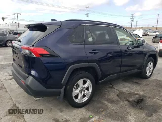 2019 Toyota RAV4 XLE with VIN JTMP1RFV8KD513544, listed as a Copart auction lot 82699354 with 43,562 mi miles and Salvage Title. Bid and sale history available at DreamBid. Image 3.