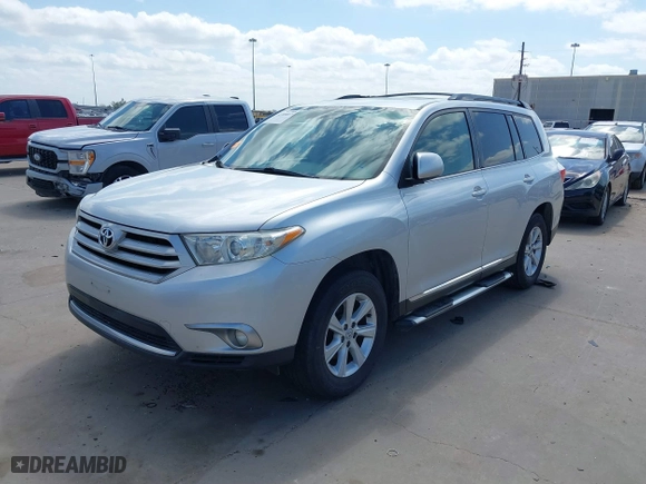 2011 Toyota Highlander with VIN 5TDZK3EH3BS041465, listed as a IAAI auction lot 41709017 with 183,674 mi miles. Bid and sale history available at carsss.com. Image 2.
