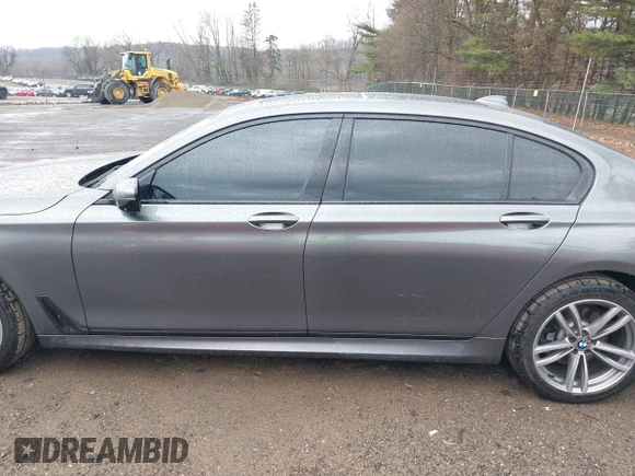 2016 BMW 7 Series 750i xDrive with VIN WBA7F2C53GG417997, listed as a IAAI auction lot 41926307 with 92,734 mi miles. Bid and sale history available at carsss.com. Image 14.
