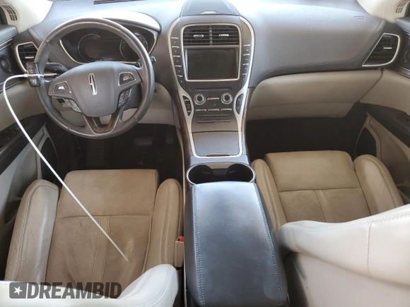 2016 Lincoln MKX Reserve z VIN 2LMTJ6LP3GBL61852, wystawiony jako Copart lot #47401795 z przebiegiem Nie podano mil oraz Szkoda całkowita • Salvage title. Historia ofert i sprzedaży dostępna na DreamBid. Obrazek 8.