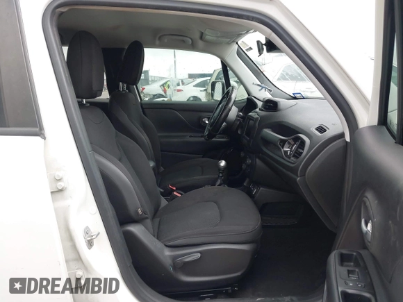 2018 Jeep Renegade Latitude with VIN ZACCJABH7JPH95711, listed as a IAAI auction lot 42124871 with 177,280 mi miles. Bid and sale history available at carsss.com. Image 5.