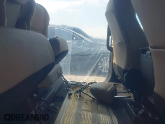 2021 Toyota Sienna XLE with VIN 5TDYRKEC6MS055675, listed as a IAAI auction lot 42044563 with 7,470 mi miles and . Bid and sale history available at DreamBid. Image 8.