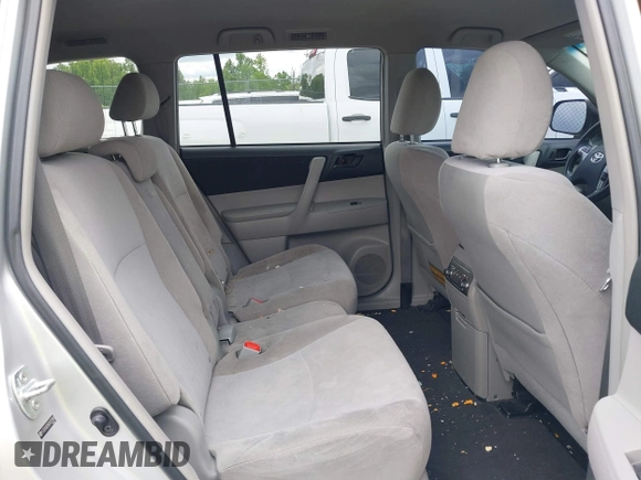 2013 Toyota Highlander with VIN 5TDZA3EH0DS037993, listed as a IAAI auction lot 42180685 with 212,729 mi miles and . Bid and sale history available at DreamBid. Image 8.