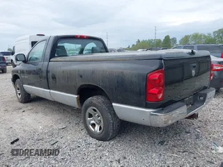 2007 Dodge 1500 ST z VIN 1D7HA16227J564919, wystawiony jako IAAI lot #42250566 z przebiegiem 100 515 mil mil oraz . Historia ofert i sprzedaży dostępna na DreamBid. Obrazek 3.