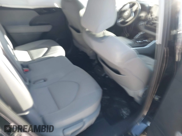 2022 Toyota Highlander LE with VIN 5TDBZRBH7NS574122, listed as a IAAI auction lot 41273197 with 28,195 mi miles and . Bid and sale history available at DreamBid. Image 8.