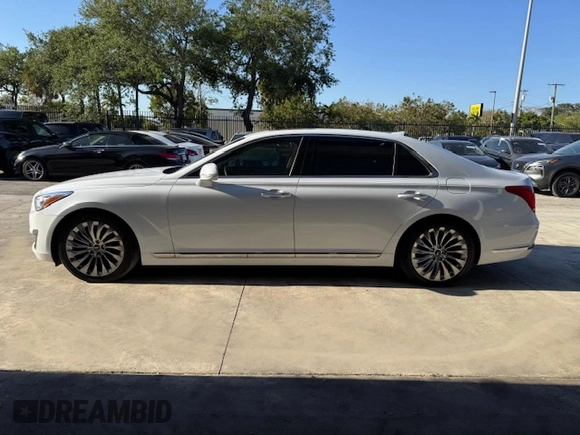 2019 Genesis G90 z VIN KMTF54JH1KU054539, wystawiony jako Copart lot #53653765 z przebiegiem 27 024 mil mil oraz Nie do naprawy • Non repairable. Historia ofert i sprzedaży dostępna na DreamBid. Obrazek 12.