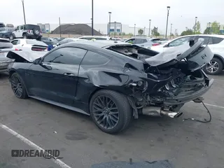 2018 Ford Mustang GT с VIN 1FA6P8CF9J5105053, выставлен на аукционе IAAI как лот 42164580 с пробегом Не указан миль и . История ставок и продаж доступна на DreamBid. Изображение 3.