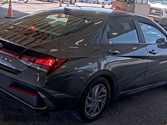 2024 Hyundai Elantra SEL with VIN KMHLM4DG6RU648010, listed as a IAAI auction lot 42852865 with 29,603 mi miles and . Bid and sale history available at DreamBid. Image 20.