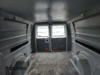 2013 Ford Econoline Cargo Commercial z VIN 1FTNS1EW5DDA34193, wystawiony jako Copart lot #61044115 z przebiegiem 271 145 mil mil oraz Czysty tytuł • Clean title. Historia ofert i sprzedaży dostępna na DreamBid. Obrazek 10.