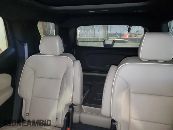 2022 Chevrolet Traverse Premier z VIN 1GNEVKKW7NJ157876, wystawiony jako Copart lot #88683885 z przebiegiem 28 459 mil mil oraz Szkoda całkowita • Salvage title. Historia ofert i sprzedaży dostępna na DreamBid. Obrazek 10.