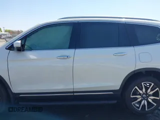 2019 Honda Pilot Touring 8-Passenger z VIN 5FNYF5H93KB021978, wystawiony jako IAAI lot #41915333 z przebiegiem 82 676 mil mil oraz . Historia ofert i sprzedaży dostępna na DreamBid. Obrazek 14.