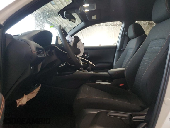 2024 Honda HR-V Sport z VIN 3CZRZ2H5XRM700881, wystawiony jako Copart lot #56660025 z przebiegiem 11 803 mil mil oraz Szkoda całkowita • Salvage title. Historia ofert i sprzedaży dostępna na DreamBid. Obrazek 7.