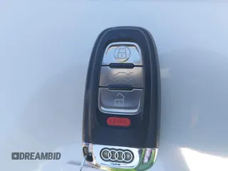 2010 Audi Q5 Premium Plus z VIN WA1LKAFP9AA096749, wystawiony jako IAAI lot #42058422 z przebiegiem 163 772 mil mil oraz . Historia ofert i sprzedaży dostępna na DreamBid. Obrazek 11.