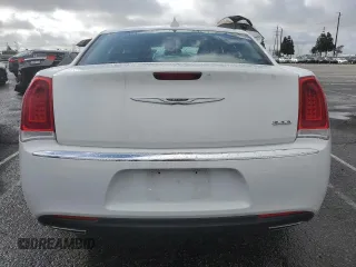 2019 Chrysler 300 Limited with VIN 2C3CCAEG5KH698138, listed as a Copart auction lot 44676535 with 55,460 mi miles and Salvage Title. Bid and sale history available at DreamBid. Image 6.