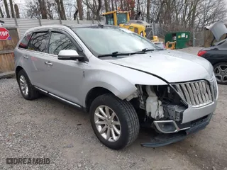 2013 Lincoln MKX with VIN 2LMDJ8JK2DBL47394, listed as a IAAI auction lot 41006322 with 81,245 mi miles. Bid and sale history available at carsss.com. Image 1.