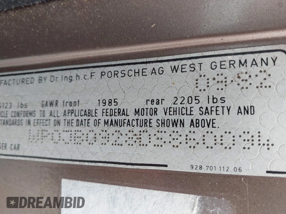 1983 Porsche 928 z VIN WP0JB0928DS860094, wystawiony jako IAAI lot #42106022 z przebiegiem 121 873 mil mil oraz . Historia ofert i sprzedaży dostępna na DreamBid. Obrazek 9.