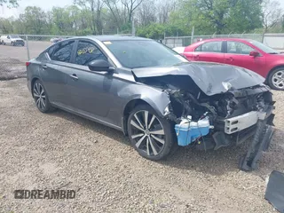2020 Nissan Altima SR z VIN 1N4BL4CV9LC122475, wystawiony jako IAAI lot #42155450 z przebiegiem 56 147 mil mil oraz . Historia ofert i sprzedaży dostępna na DreamBid. Obrazek 1.