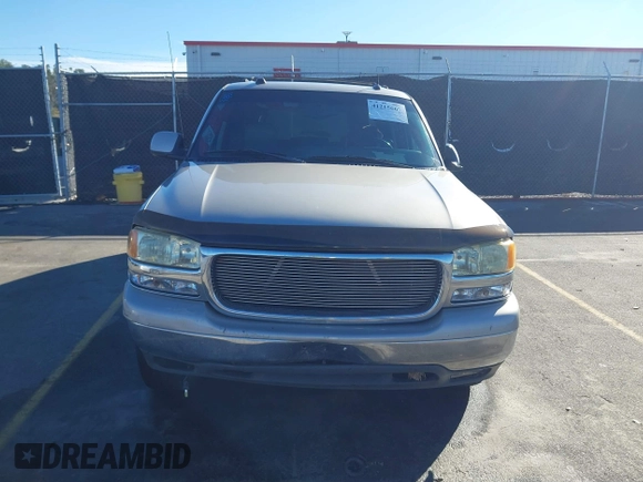 2004 GMC Yukon XL SLE with VIN 3GKEC16T04G293361, listed as a IAAI auction lot 41215667 with 217,336 mi miles. Bid and sale history available at carsss.com. Image 12.