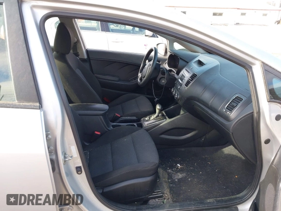 2018 Kia Forte LX with VIN 3KPFK4A77JE226083, listed as a IAAI auction lot 41917920 with 152,803 mi miles. Bid and sale history available at carsss.com. Image 5.