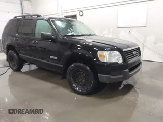 2006 Ford Explorer XLS z VIN 1FMEU72E66UB14206, wystawiony jako IAAI lot #41643512 z przebiegiem 126 994 mil mil oraz . Historia ofert i sprzedaży dostępna na DreamBid. Obrazek 1.