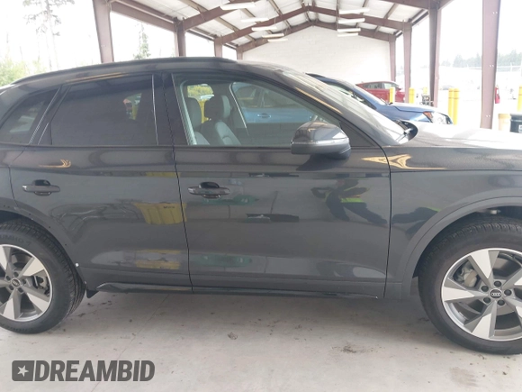 2025 Audi Q5 Premium with VIN WA1ABAFY9S2045618, listed as a IAAI auction lot 42279469 with 3,024 mi miles and . Bid and sale history available at DreamBid. Image 14.