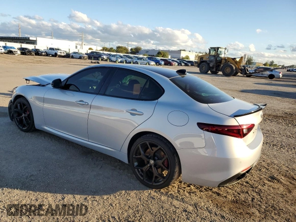 2020 Alfa Romeo Giulia Ti Sport with VIN ZARFAMBN7L7635824, listed as a Copart auction lot 73010252 with 15,771 mi miles. Bid and sale history available at carsss.com. Image 2.