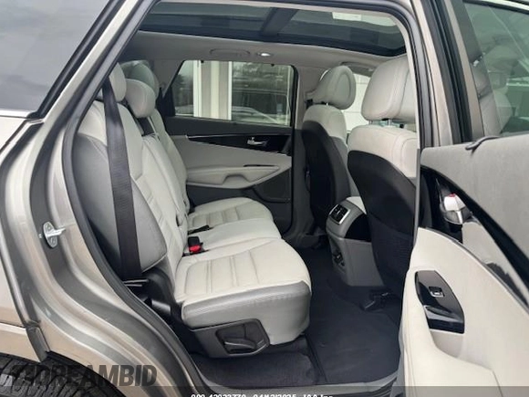 2016 Kia Sorento SX with VIN 5XYPK4A5XGG115686, listed as a IAAI auction lot 42033770 with 206,229 mi miles. Bid and sale history available at carsss.com. Image 7.