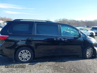 2016 Toyota Sienna XLE with VIN 5TDYK3DC3GS697173, listed as a IAAI auction lot 40899585 with 121,693 mi miles. Bid and sale history available at carsss.com. Image 12.