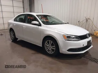 2011 Volkswagen Jetta SE z VIN 3VWDZ7AJ9BM323290, wystawiony jako IAAI lot #41877681 z przebiegiem 115 307 mil mil oraz . Historia ofert i sprzedaży dostępna na DreamBid. Obrazek 1.