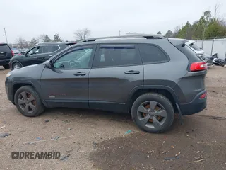 2017 Jeep Cherokee Latitude с VIN 1C4PJMCS1HW521429, выставлен на аукционе IAAI как лот 41286914 с пробегом 153 855 миль миль и . История ставок и продаж доступна на DreamBid. Изображение 13.