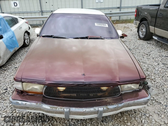 1993 Buick Roadmaster Ltd with VIN 1G4BT5373PR421590, listed as a Copart auction lot 72892004 with 130,065 mi miles and Clean Title. Bid and sale history available at DreamBid. Image 5.