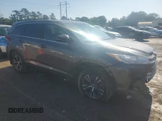 2018 Toyota Highlander LE with VIN 5TDZZRFH4JS250712, listed as a Copart auction lot 55106765 with 88,836 mi miles and Salvage title. Bid and sale history available at DreamBid. Image 4.