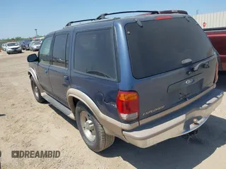 2000 Ford Explorer z VIN 1FMZU64P3YZB70619, wystawiony jako IAAI lot #42000128 z przebiegiem 230 681 mil mil oraz . Historia ofert i sprzedaży dostępna na DreamBid. Obrazek 3.