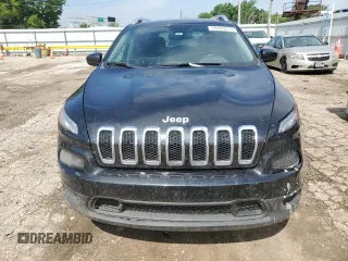 2016 Jeep Cherokee Latitude with VIN 1C4PJMCS6GW256117, listed as a Copart auction lot 59400015 with 152,279 mi miles and Salvage title. Bid and sale history available at DreamBid. Image 5.
