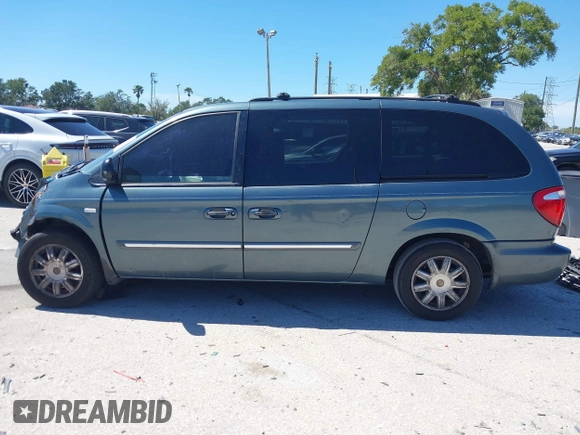 2007 Chrysler Town & Country Touring with VIN 2A4GP54LX7R183977, listed as a IAAI auction lot 42049186 with Not Provided miles and . Bid and sale history available at DreamBid. Image 15.