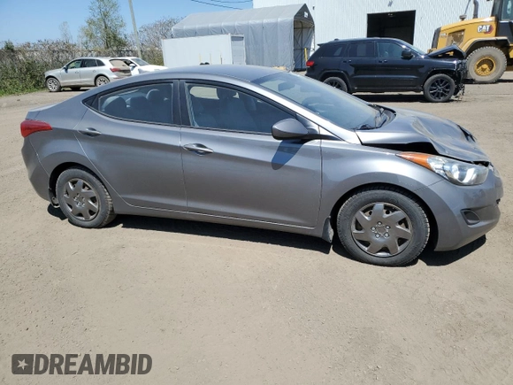 2013 Hyundai Elantra GLS z VIN 5NPDH4AE0DH194355, wystawiony jako Copart lot #57059235 z przebiegiem 199 999 mil mil oraz Szkoda całkowita • Salvage title. Historia ofert i sprzedaży dostępna na DreamBid. Obrazek 4.