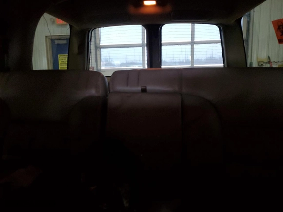 1998 Chevrolet Tahoe with VIN 1GNEK13R0WJ302401, listed as a Copart auction lot 47196925 with 202,595 mi miles and Salvage Title. Bid and sale history available at carsss.com. Image 10.