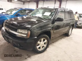 2005 Chevrolet TrailBlazer LT with VIN 1GNDT13S152249874, listed as a IAAI auction lot 42071247 with 165,616 mi miles. Bid and sale history available at carsss.com. Image 2.