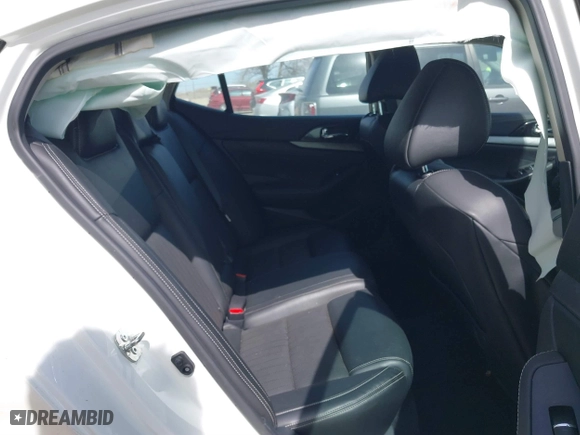 2018 Nissan Maxima SL with VIN 1N4AA6AP6JC366308, listed as a IAAI auction lot 41823787 with 94,020 mi miles. Bid and sale history available at carsss.com. Image 8.