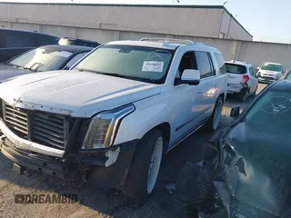 2016 Cadillac Escalade Platinum z VIN 1GYS4DKJ6GR290318, wystawiony jako IAAI lot #40090625 z przebiegiem Nie podano mil oraz . Historia ofert i sprzedaży dostępna na DreamBid. Obrazek 2.