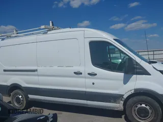 2015 Ford Transit Cargo z VIN 1FTNR2CG1FKB04641, wystawiony jako IAAI lot #42642710 z przebiegiem 136 892 mil mil oraz . Historia ofert i sprzedaży dostępna na DreamBid. Obrazek 13.