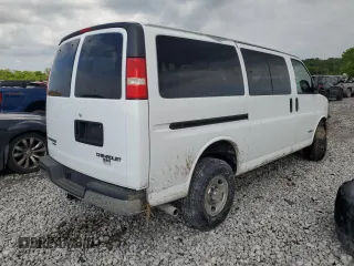 2006 Chevrolet Express Passenger with VIN 1GAHG35U761194114, listed as a Copart auction lot 55985195 with 110,432 mi miles and Salvage title. Bid and sale history available at DreamBid. Image 3.