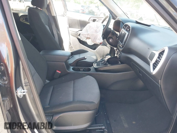 2023 Kia Soul LX with VIN KNDJ23AU8P7883705, listed as a IAAI auction lot 42212658 with 43,707 mi miles and . Bid and sale history available at DreamBid. Image 5.