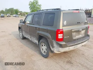 2016 Jeep Patriot Sport z VIN 1C4NJRBB9GD579952, wystawiony jako IAAI lot #42422182 z przebiegiem 186 686 mil mil oraz . Historia ofert i sprzedaży dostępna na DreamBid. Obrazek 3.